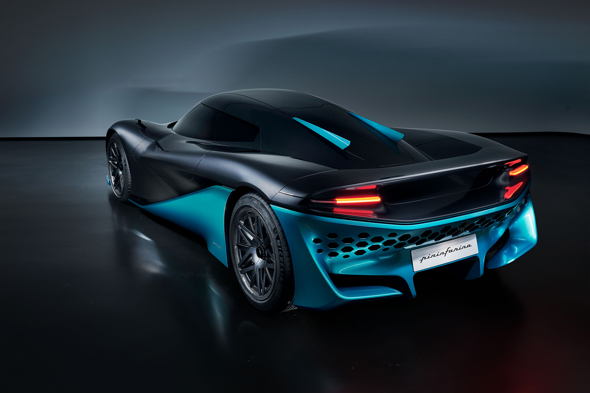 2022 Pininfarina Viritech Apricale Concept Rear Three-Quarter Wallpapers (12)