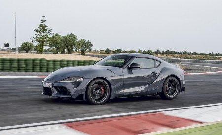 2022 Toyota GR Supra iMT Front Three-Quarter Wallpapers 450x275 (3)