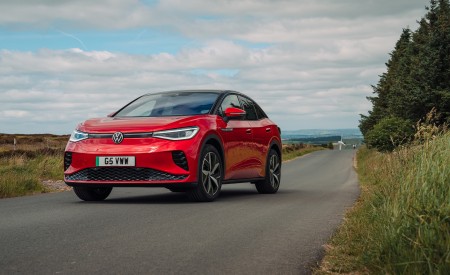 2022 Volkswagen ID.5 GTX UK version Front Three-Quarter Wallpapers  450x275 (8)