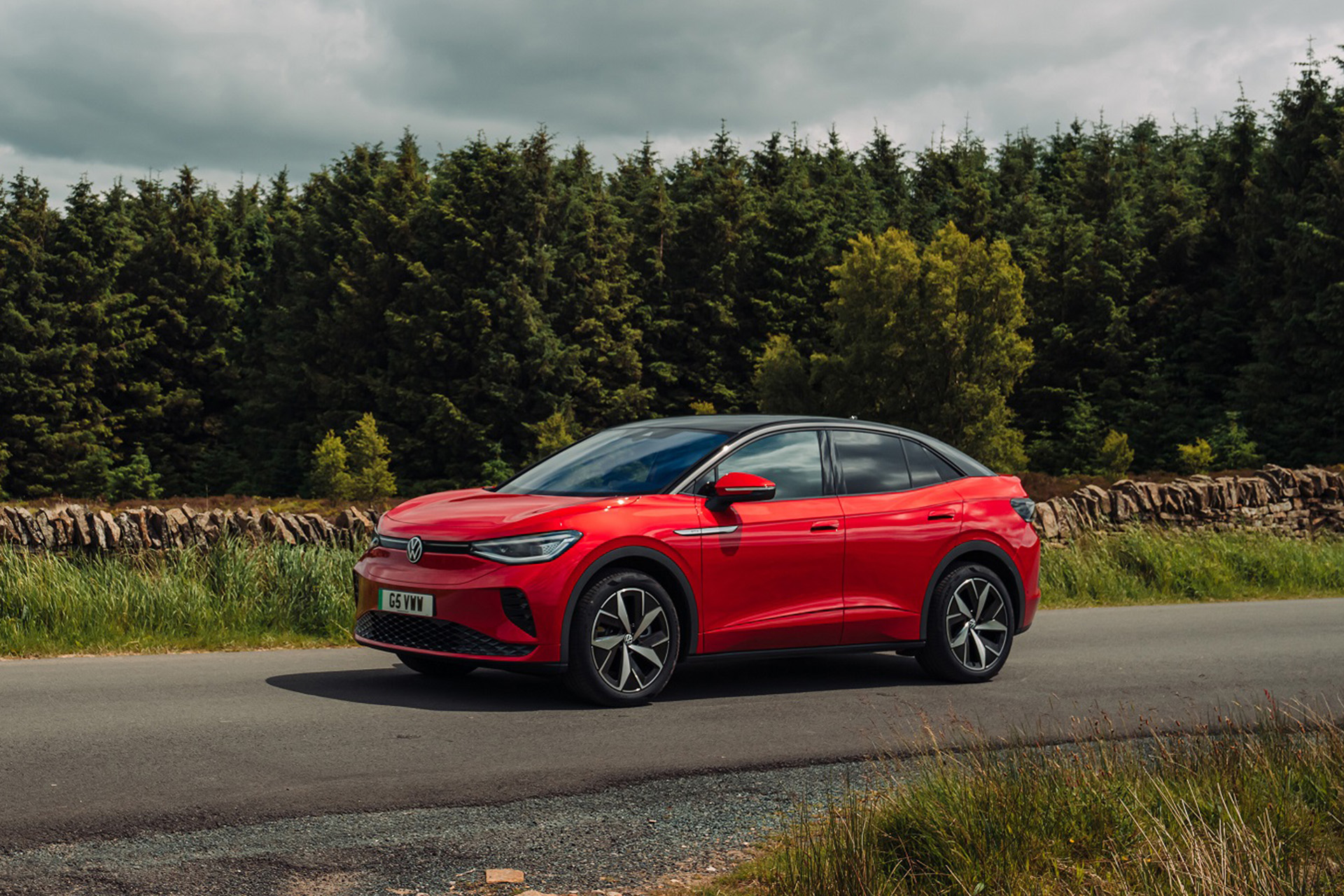 2022 Volkswagen ID.5 GTX (UK-Spec) Front Three-Quarter Wallpapers  (9)