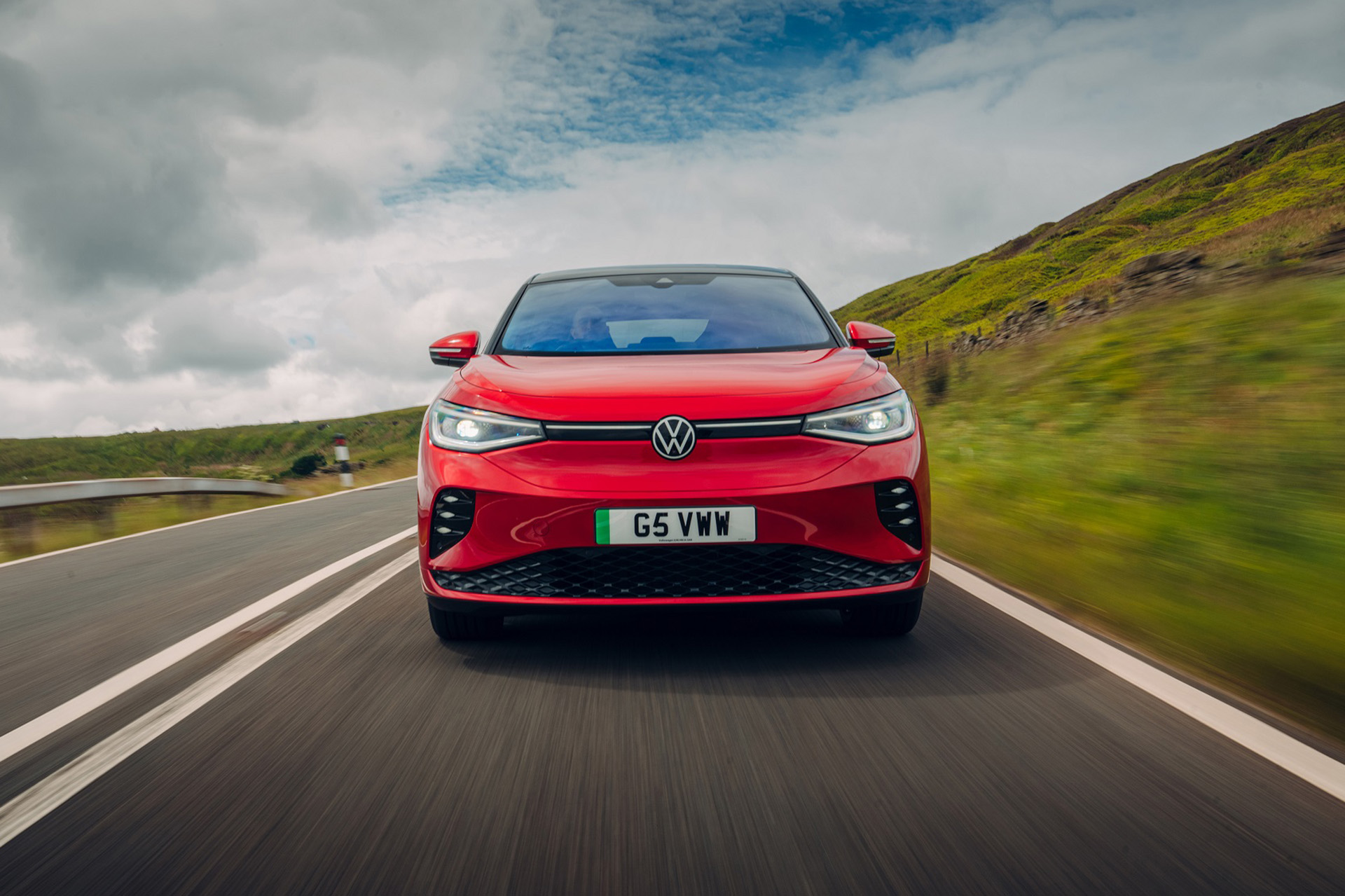 2022 Volkswagen ID.5 GTX (UK-Spec) Front Wallpapers (3)