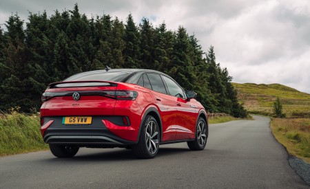 2022 Volkswagen ID.5 GTX UK version Rear Three-Quarter Wallpapers 450x275 (12)