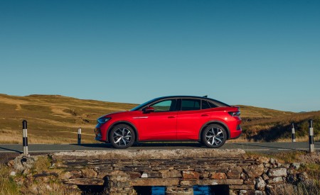 2022 Volkswagen ID.5 GTX UK version Side Wallpapers  450x275 (15)