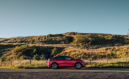 2022 Volkswagen ID.5 GTX UK version Side Wallpapers 450x275 (16)