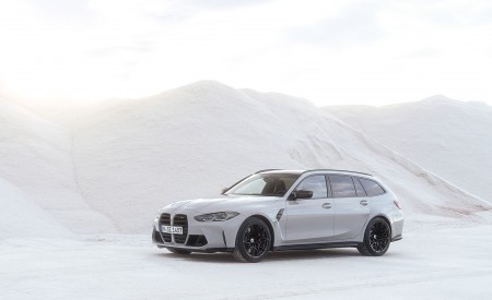 2023 BMW M3 Touring Front Three-Quarter Wallpapers  450x275 (66)