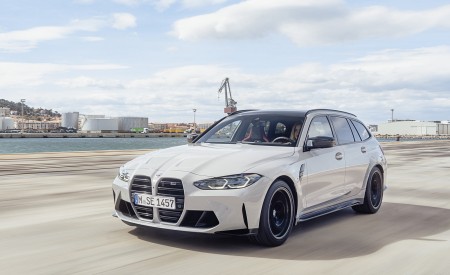 2023 BMW M3 Touring Front Three-Quarter Wallpapers 450x275 (29)