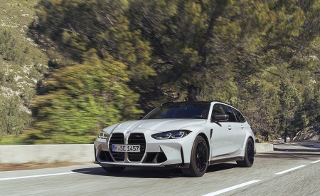 2023 BMW M3 Touring Front Three-Quarter Wallpapers 450x275 (5)