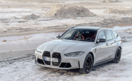 2023 BMW M3 Touring Front Three-Quarter Wallpapers 450x275 (61)