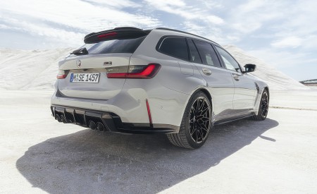 2023 BMW M3 Touring Rear Three-Quarter Wallpapers 450x275 (79)