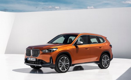 2023 BMW X1 xDrive23i Front Three-Quarter Wallpapers 450x275 (99)