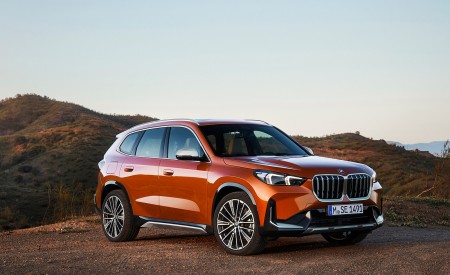 2023 BMW X1 xDrive23i Front Three-Quarter Wallpapers 450x275 (89)
