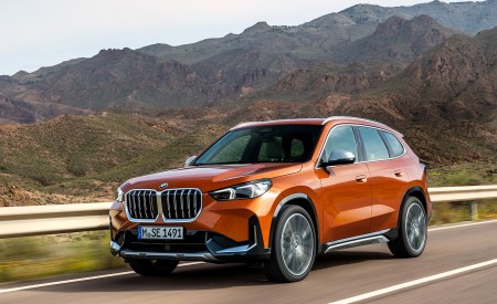 2023 BMW X1 xDrive23i Front Three-Quarter Wallpapers 450x275 (79)