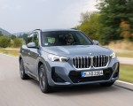 2023 BMW X1 xDrive23i Front Three-Quarter Wallpapers 150x120 (2)