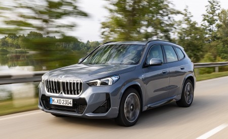 2023 BMW X1 xDrive23i Front Three-Quarter Wallpapers  450x275 (6)