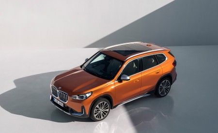 2023 BMW X1 xDrive23i Front Three-Quarter Wallpapers  450x275 (101)