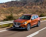 2023 BMW X1 xDrive23i Front Three-Quarter Wallpapers 150x120 (34)