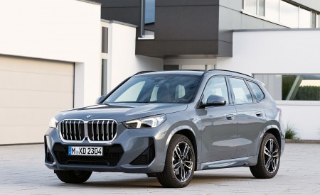 2023 BMW X1 xDrive23i Front Three-Quarter Wallpapers 450x275 (21)