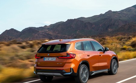 2023 BMW X1 xDrive23i Rear Three-Quarter Wallpapers 450x275 (86)