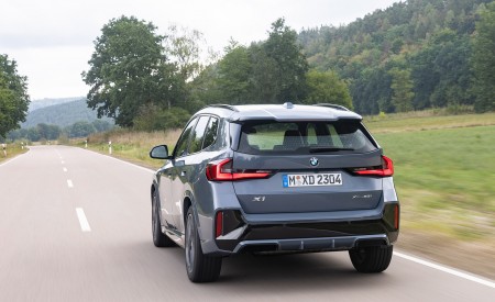 2023 BMW X1 xDrive23i Rear Wallpapers 450x275 (14)