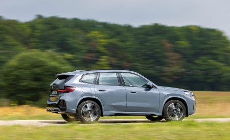 2023 BMW X1 xDrive23i Side Wallpapers  450x275 (15)