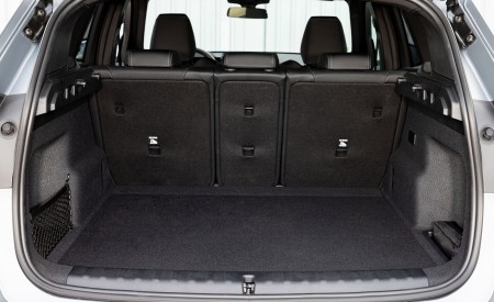 2023 BMW X1 xDrive23i Trunk Wallpapers 450x275 (47)
