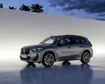 2023 BMW X1 xDrive30e Front Three-Quarter Wallpapers  150x120 (19)