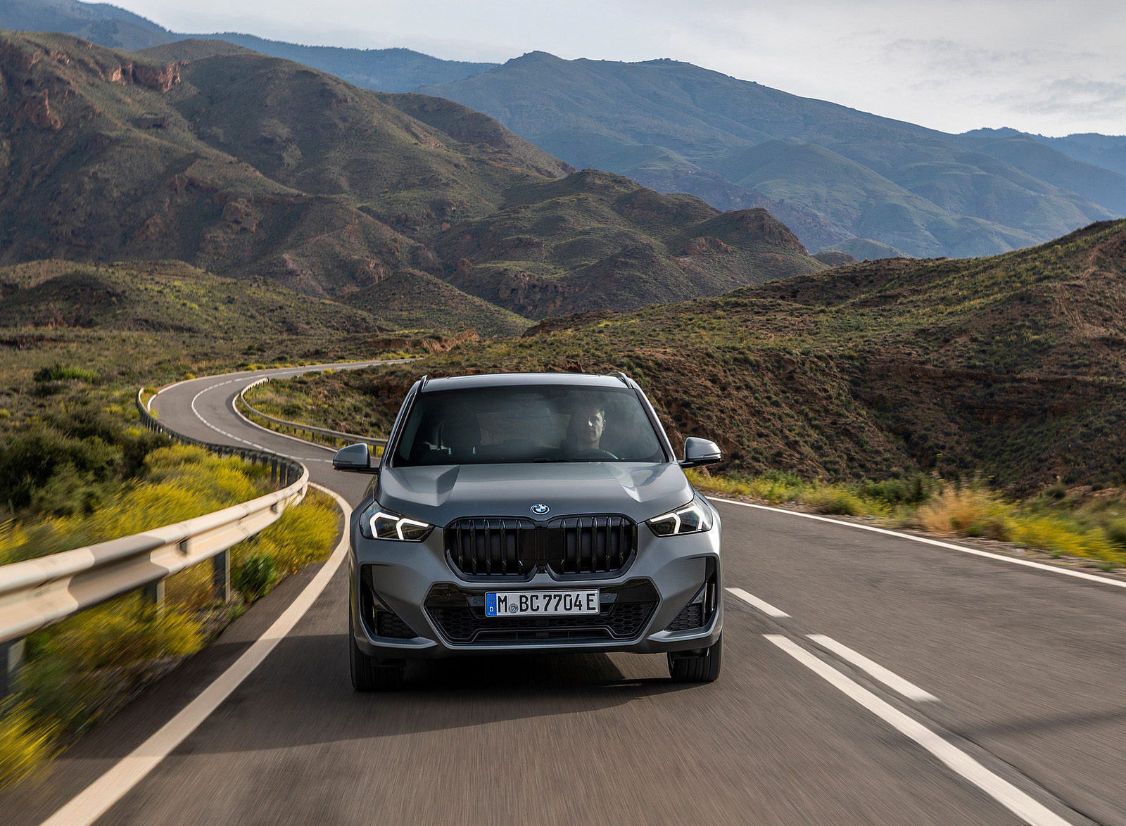 2023 BMW X1 xDrive30e Front Wallpapers (3)