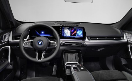 2023 BMW X1 xDrive30e Interior Cockpit Wallpapers 450x275 (138)
