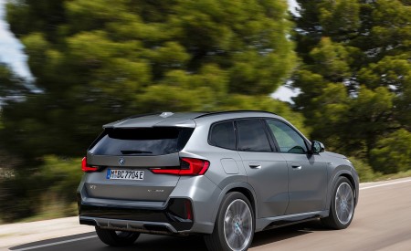 2023 BMW X1 xDrive30e Rear Three-Quarter Wallpapers 450x275 (51)