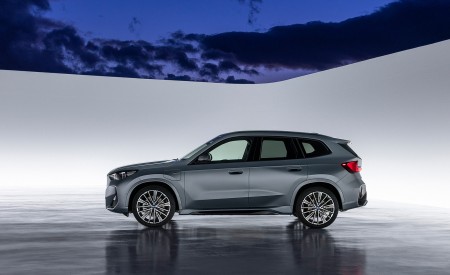 2023 BMW X1 xDrive30e Side Wallpapers 450x275 (71)