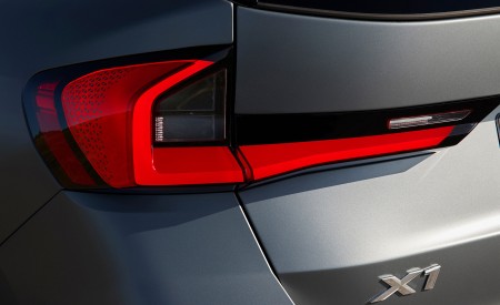 2023 BMW X1 xDrive30e Tail Light Wallpapers 450x275 (64)