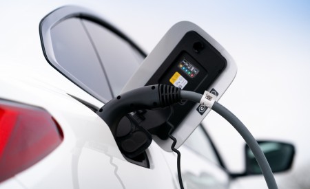 2023 BMW i4 eDrive40 UK version Charging Connector Wallpapers  450x275 (17)