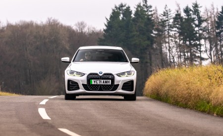 2023 BMW i4 eDrive40 UK version Front Wallpapers 450x275 (8)