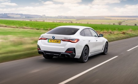 2023 BMW i4 eDrive40 UK version Rear Three-Quarter Wallpapers 450x275 (5)