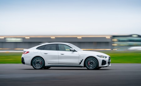 2023 BMW i4 eDrive40 UK version Side Wallpapers 450x275 (11)