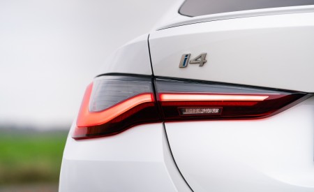 2023 BMW i4 eDrive40 UK version Tail Light Wallpapers 450x275 (20)