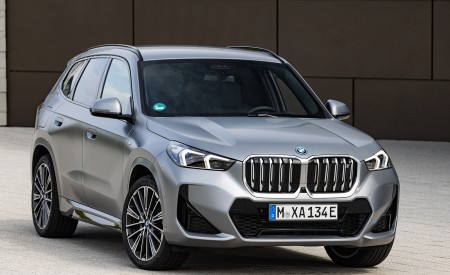 2023 BMW iX1 xDrive30 Front Three-Quarter Wallpapers 450x275 (33)