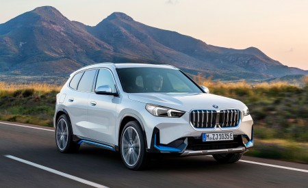 2023 BMW iX1 xDrive30 Front Three-Quarter Wallpapers 450x275 (88)