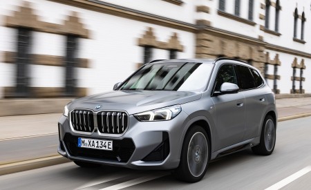 2023 BMW iX1 xDrive30 Front Three-Quarter Wallpapers 450x275 (25)