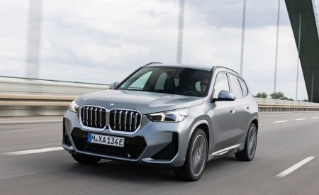 2023 BMW iX1 xDrive30 Front Three-Quarter Wallpapers 450x275 (17)