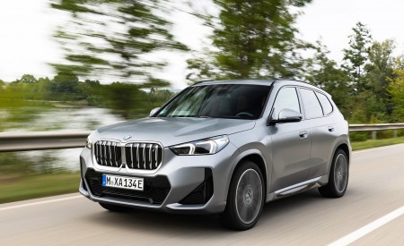 2023 BMW iX1 xDrive30 Front Three-Quarter Wallpapers 450x275 (10)