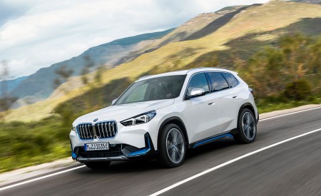 2023 BMW iX1 xDrive30 Front Three-Quarter Wallpapers 450x275 (89)