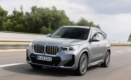 2023 BMW iX1 xDrive30 Front Three-Quarter Wallpapers 450x275 (18)