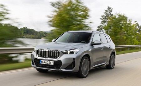 2023 BMW iX1 xDrive30 Front Three-Quarter Wallpapers  450x275 (9)