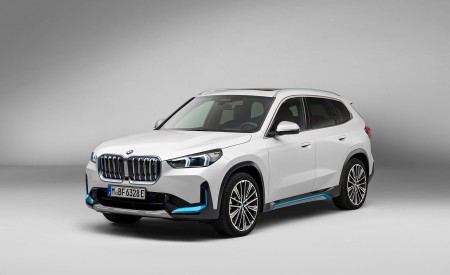 2023 BMW iX1 xDrive30 Front Three-Quarter Wallpapers 450x275 (146)