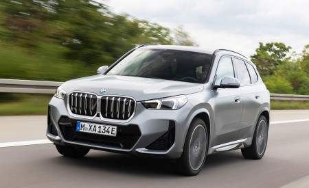 2023 BMW iX1 xDrive30 Front Three-Quarter Wallpapers  450x275 (22)