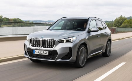 2023 BMW iX1 xDrive30 Front Three-Quarter Wallpapers 450x275 (23)