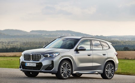 2023 BMW iX1 xDrive30 Front Three-Quarter Wallpapers 450x275 (40)