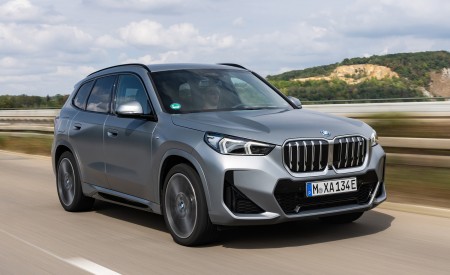 2023 BMW iX1 xDrive30 Front Three-Quarter Wallpapers 450x275 (12)