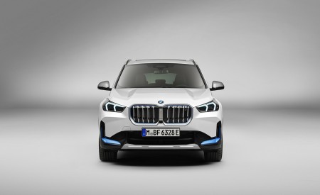 2023 BMW iX1 xDrive30 Front Wallpapers 450x275 (147)